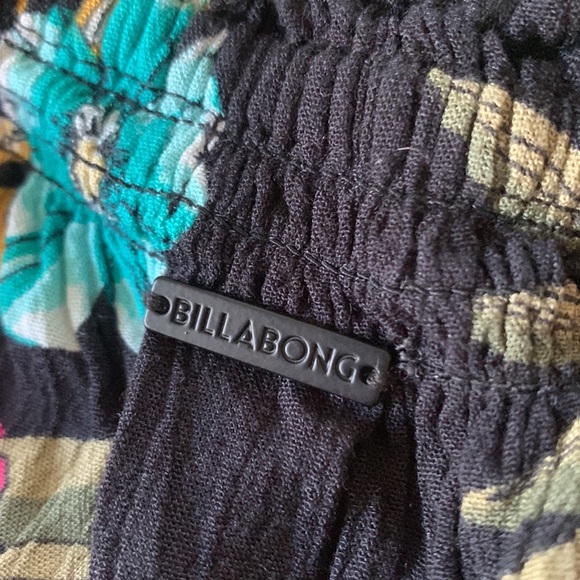 3 for $9!😎 Billabong sleeveless tank bandeau top black and floral sz medium - Picture 5 of 5